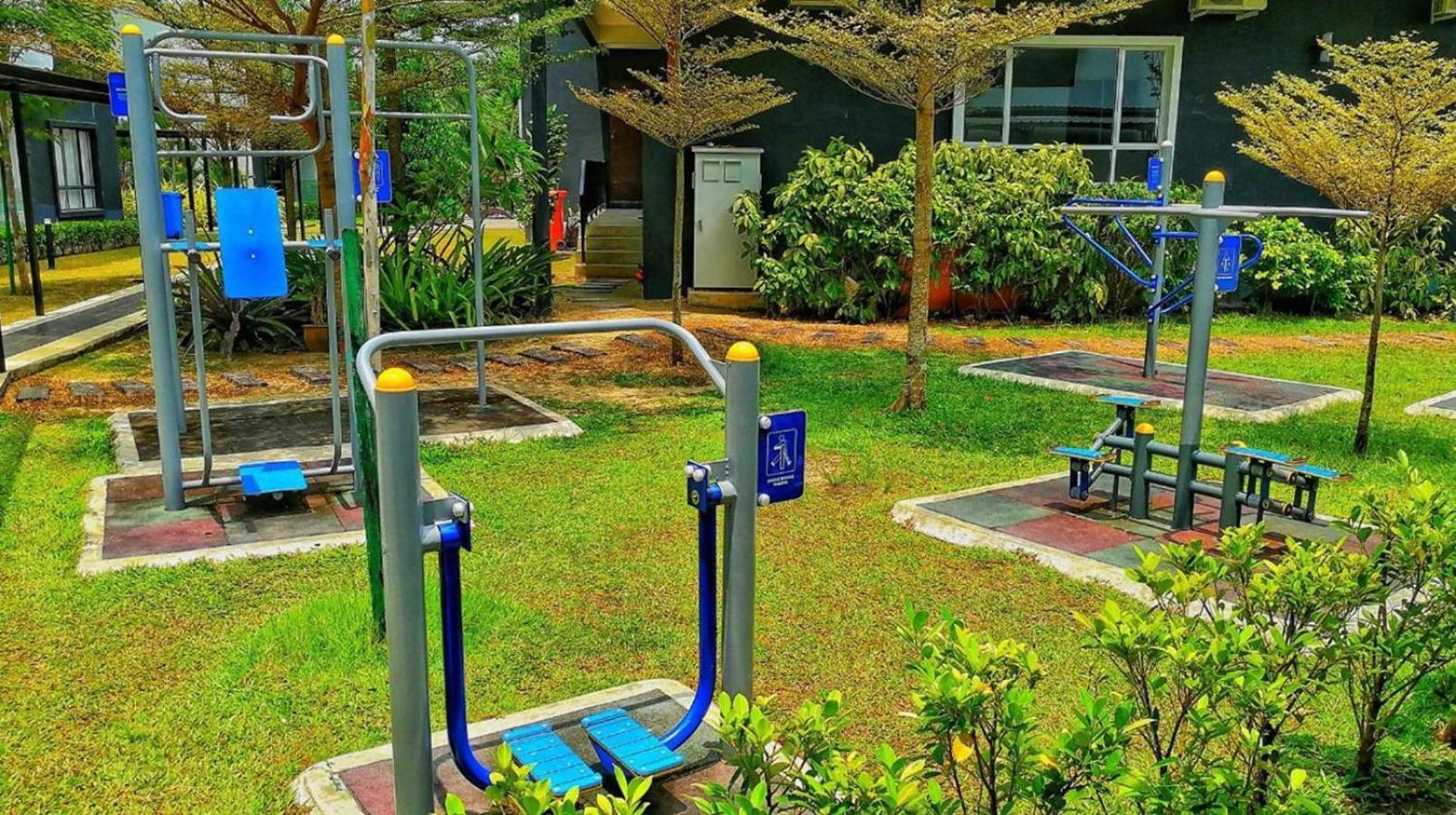 Ipoh Waterpark Manhattan Premium Suites By Iwh Suites Exterior photo